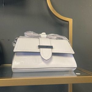 All purses are name brand for forever 21